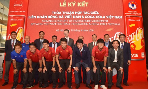 Coca – Cola cùng VFF đưa bóng đá Việt chinh phục giấc mơ vàng 