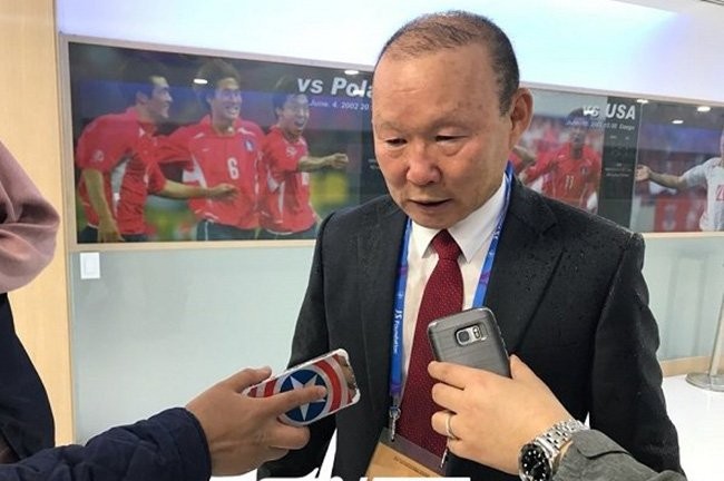 HLV Park Hang Seo trả lời giới truyền thông Hàn Quốc về những câu hỏi liên quan tới U19 Việt Nam