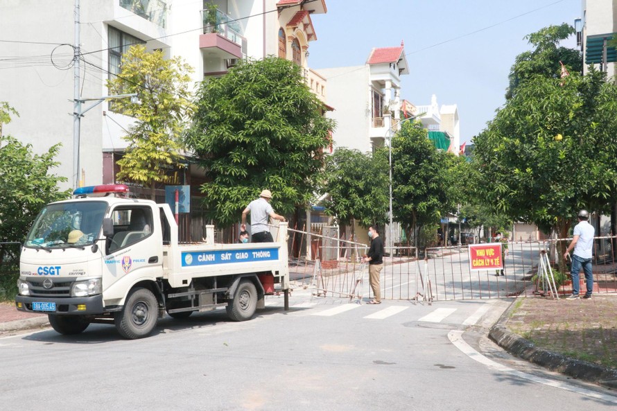 Thành phố Nam Định tháo dỡ 23 điểm phong toả - Ảnh: Hoàng Long
