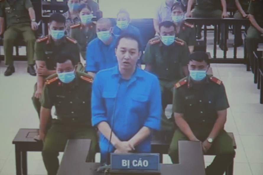 Phạm Văn Hiệp phủ nhận cáo buộc về vai trò chỉ đạo giúp Nguyễn Thị Dương thắng thầu đấu giá đất - Ảnh: Hoàng Long