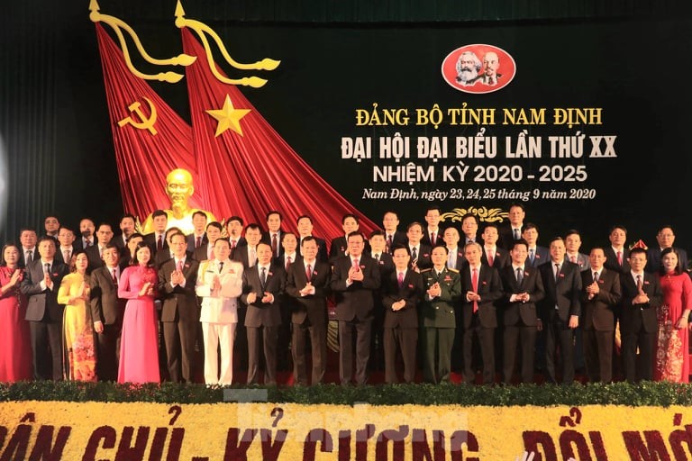 Đại hội đã bầu ra Ban Chấp hành Đảng bộ tỉnh Nam Định khoá XX gồm 53 người - Ảnh: Hoàng Long