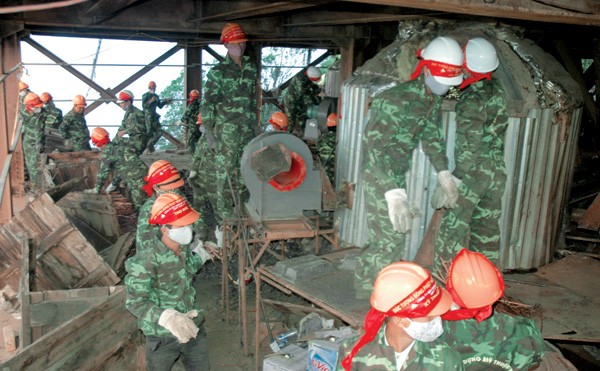 Đội thi công Cty Xây dựng Mỹ thuật Hà Nội