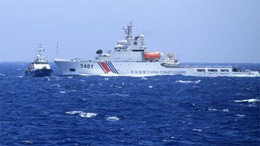 Ngày 14/5, tàu Hải cảnh của Trung Quốc chủ động đâm thẳng vào mạn tàu CSB 2016 của Việt Nam. Nguồn: Cảnh sát biển Việt Nam
