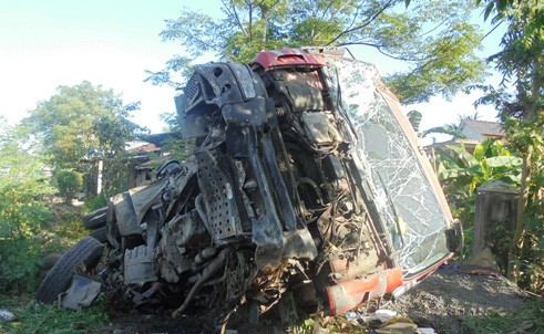 Ô tô tải gặp nạn mang BKS 43C-031.42