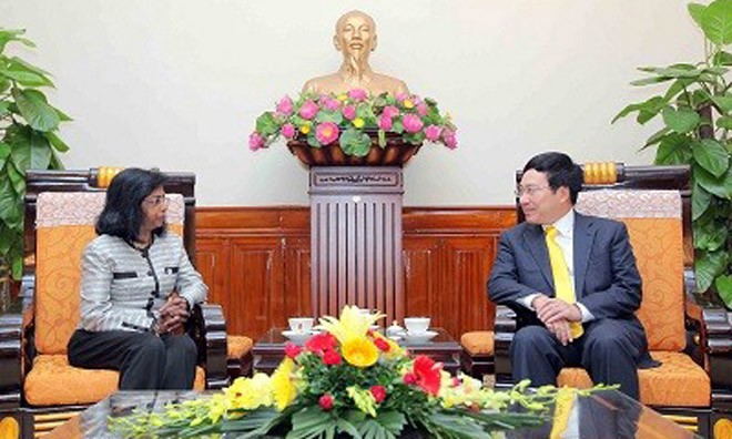 Phó Thủ tướng Phạm Bình Minh tiếp bà Ameerah Haq, Phó Tổng Thư ký Liên Hợp Quốc. Ảnh: VGP/Hải Minh
