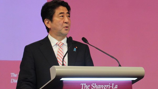Thủ tướng Nhật Bản Shinzo Abe phát biểu tại Shangri-La 2014 tối 30/5 ở Singapore. ảnh: TTXVN