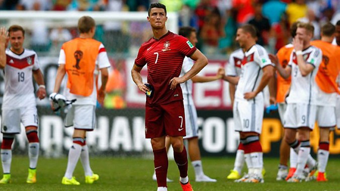 Ronaldo không thể cứu Bồ Đào Nha tránh thảm bại trước Đức. Ảnh: Getty Images