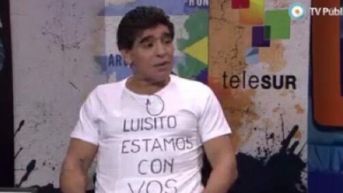 Huyền thoại Maradona bày tỏ sự ủng hộ đối với Luis Suarez. Ảnh: The Guardian