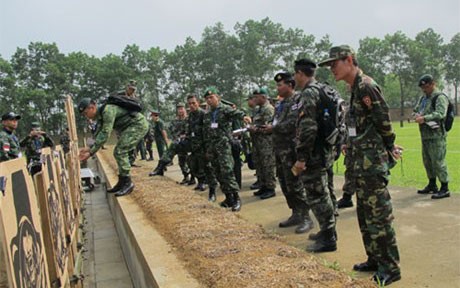 Các đoàn quân đội của các quốc gia ASEAN đánh giá cao sự chuẩn bị của Việt Nam về Giải bắn súng Lục quân quân dụng lần này (Ảnh: HanoiTV)