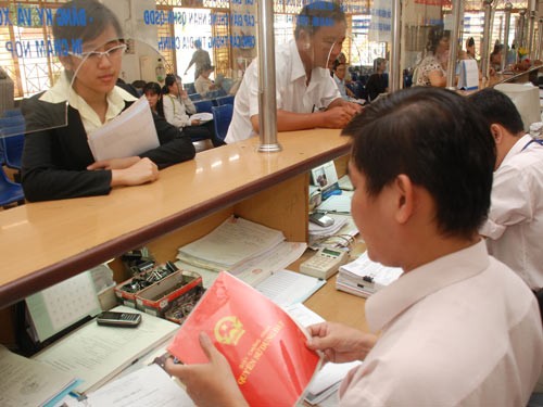 Hành vi chậm làm thủ tục cấp Giấy chứng nhận cho người mua nhà ở, người nhận quyền sử dụng đất ở sẽ bị phạt đến 1 tỷ đồng.