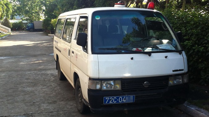 Xe cứu thương biển số tỉnh Bà Rịa - Vũng Tàu. Ảnh: Sáu Nghệ.