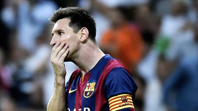Messi lo lắng cho tương lai của anh và Barca.