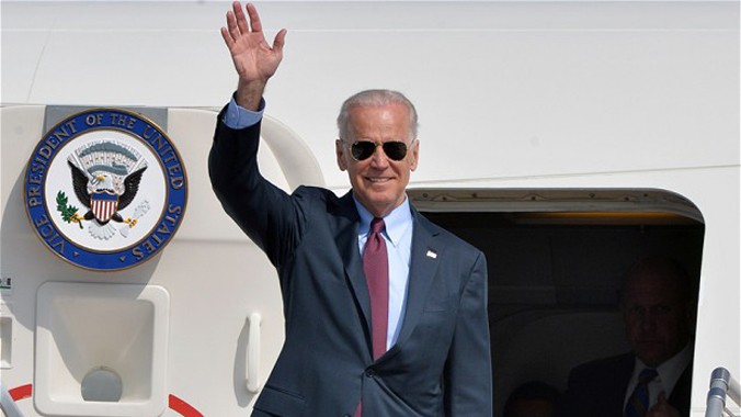Phó tổng thống Mỹ Joe Biden tới thủ đô Kiev,bắt đầu chuyến thăm 5 ngày. 