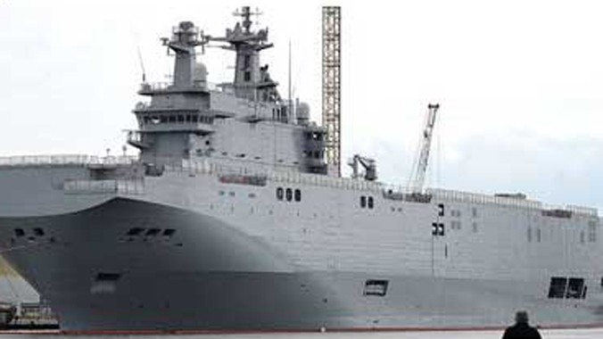 Pháp chặn thủy thủ Nga lên tàu chiến