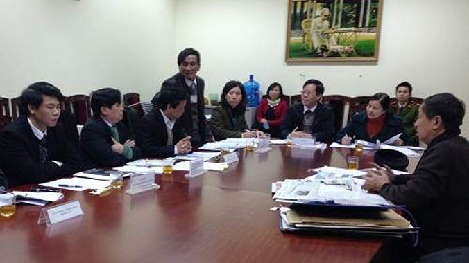 Thường trực HĐND TP Hà Nội, đại diện nhiều sở ngành làm việc với ông Trần Bảo Châu (ngoài cùng bên phải).