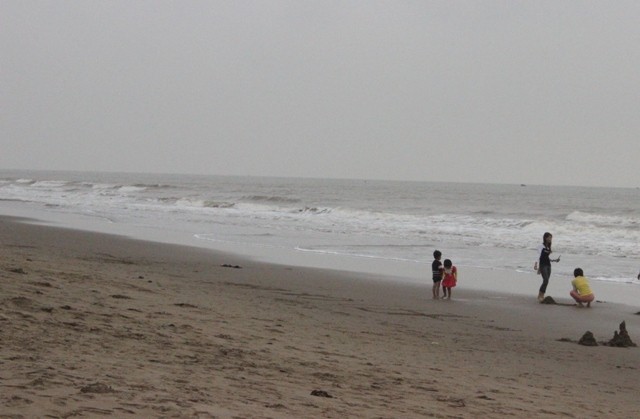 Bãi biển nơi nạn nhân bị nước cuốn trôi.
