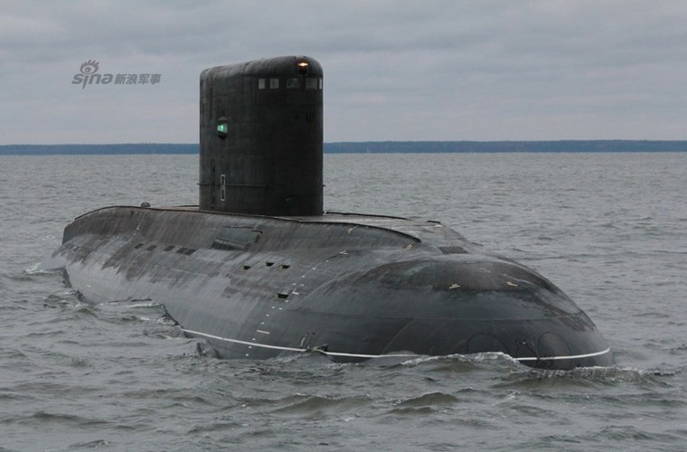 Cận cảnh tàu ngầm tối tân của Nga tung hoành biển khơi
