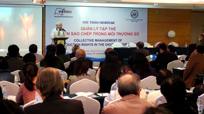 GS.TSKH Hồ Ngọc Đại, Chủ tịch VIETTRO phát biểu tại hội thảo.