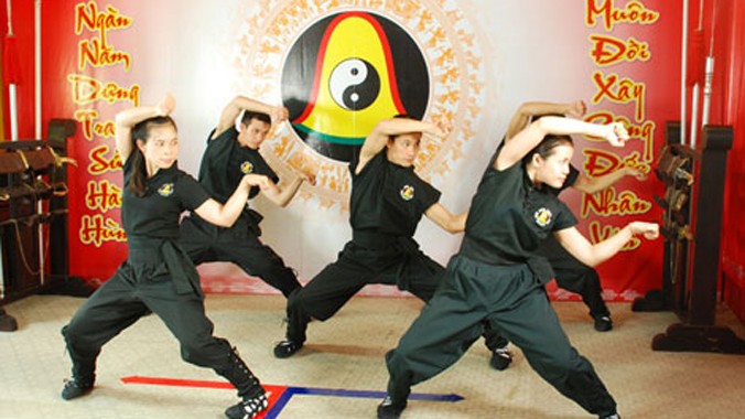 Các võ sinh Nam Huỳnh Đạo đang luyện tập.