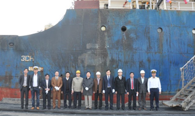 TKV đón tàu 'xông' cảng và tiêu thụ 33.700 tấn than