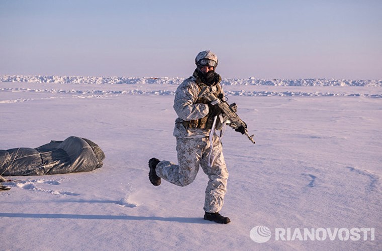 Đây có thể là lần đầu tiên lực lượng đặc nhiệm của một nước cộng hòa tự trị thuộc Nga triển khai quân ở Bắc Cực được công khai. Nguồn ảnh: Ria Novosti.