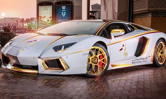 Cận Cảnh Lamborghini Aventador Độ Vàng Của Đại Gia Qatar