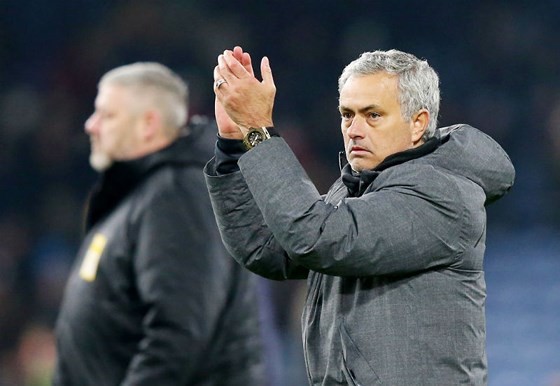 Jose Mourinho muốn được tiếp sức thêm từ sự ủng hộ trên khán đài Old Trafford. Ảnh: Getty Images.