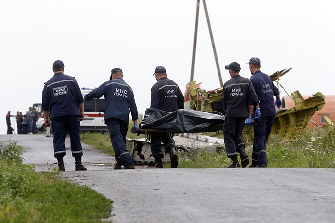 Nhân viên Cơ quan khẩn cấp Ukraine tại hiện trường MH17 rơi