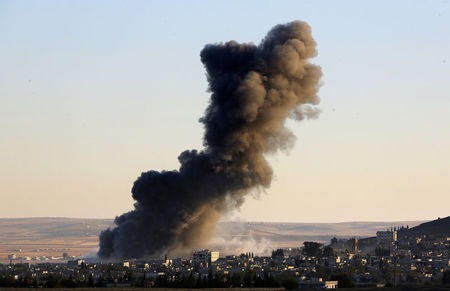 Mỹ và không quân không kích vào thị trấn chiến lược Kobani