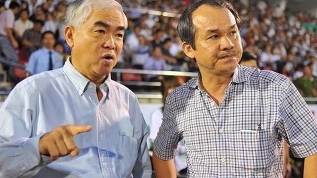 Chủ tịch VFF Lê Hùng Dũng (trái) sẽ nghỉ ở đại hội 8 và việc chọn ai thay ông đang là vấn đề được quan tâm của bóng đá Việt Nam.