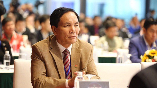 Phó chủ tịch VFF Cấn Văn Nghĩa xin rút lui vì vấn đề cá nhân.