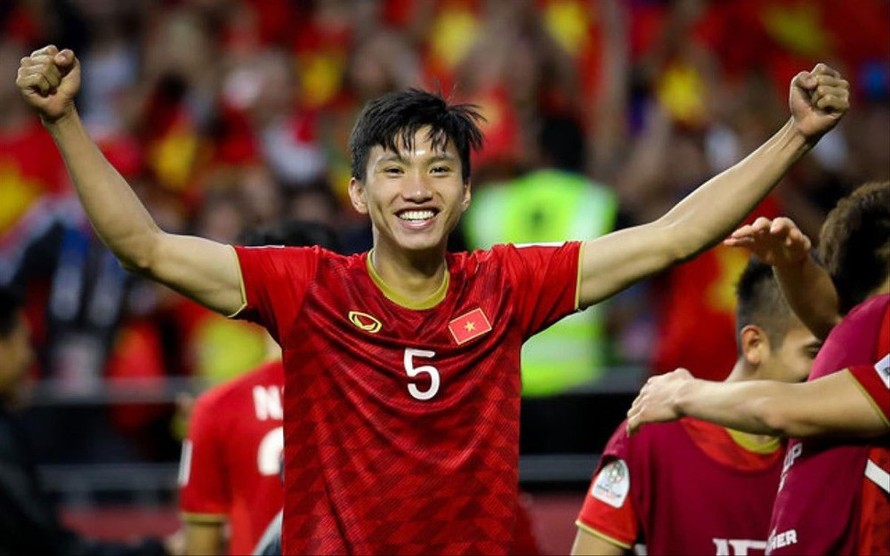 Văn Hậu đoạt giải Cầu thủ xuất sắc nhất V-League 2019