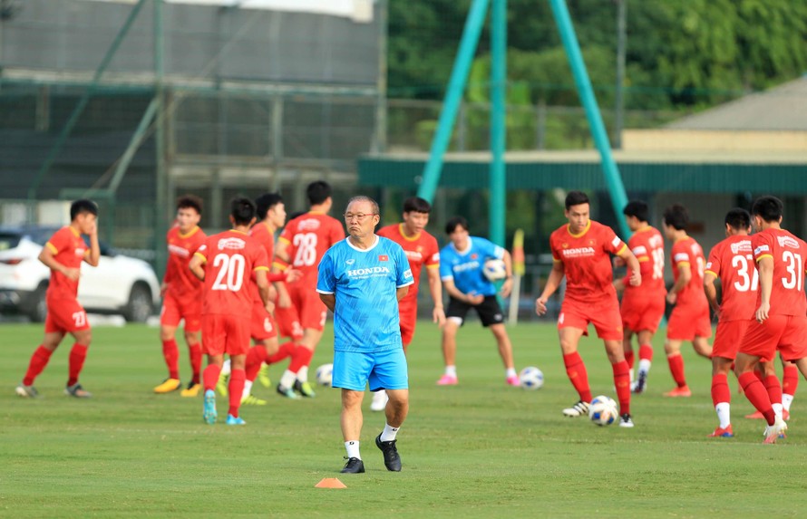 Đội tuyển Việt Nam sẽ bay thẳng từ UAE sang Oman sau trận đấu với Trung Quốc ngày 7/10. (ảnh Anh Đoàn)
