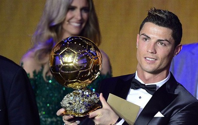 Ronaldo đã vượt qua Messi trong cuộc đua Quả bóng vàng 2013