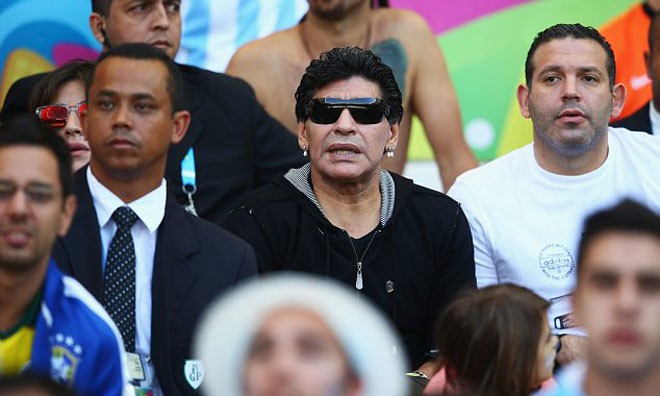 Maradona 'sôi máu' vì FIFA thử doping nhiều cầu thủ Costa Rica 