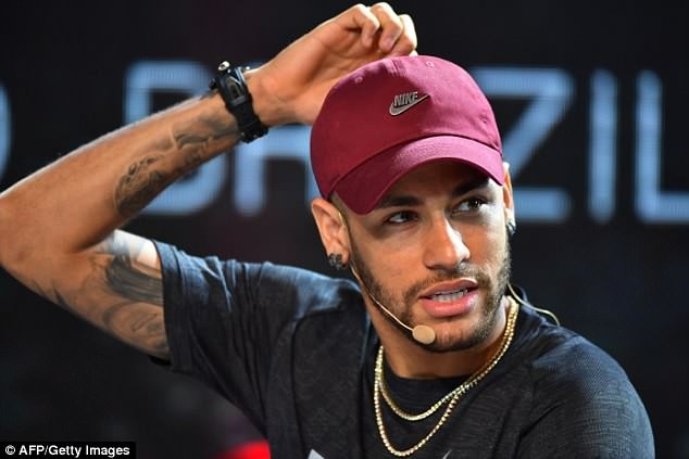 Ngôi sao Neymar chạy đua thời gian để kịp World Cup 2018