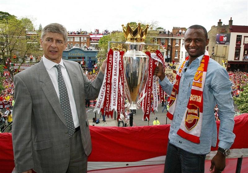 Wenger đã nâng tầm Arsenal khi đưa CLB vươn lên thống trị bóng đá Anh với 3 chức vô địch Premier League