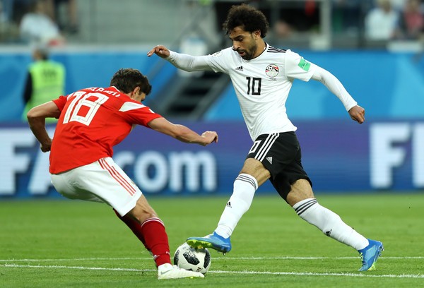 Hậu vệ Nga nói về việc 'khóa chân' siêu sao Salah 
