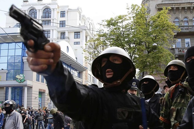 Người biểu tình tại Odessa được trang bị vũ khí