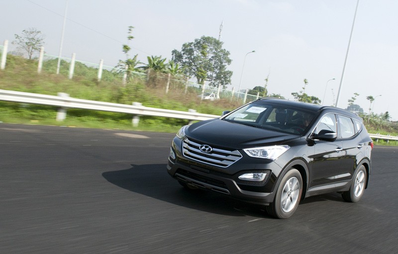 Hyundai SantaFe sẵn sàng ra mắt phiên bản mới