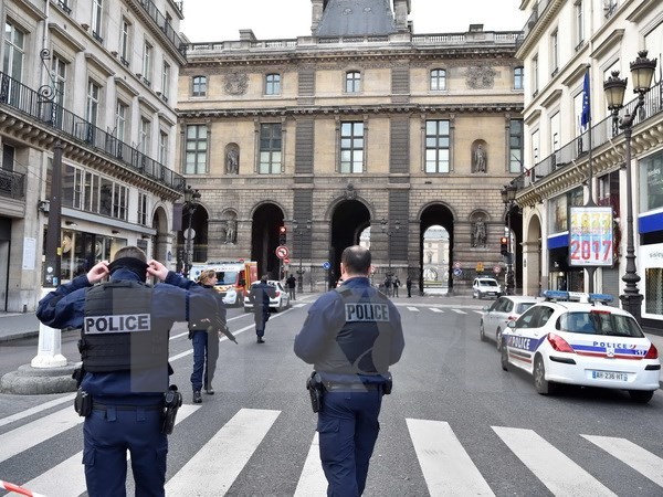 Bản tin 14H: Bắt giữ 3 đối tượng chuẩn bị khủng bố tại Pháp