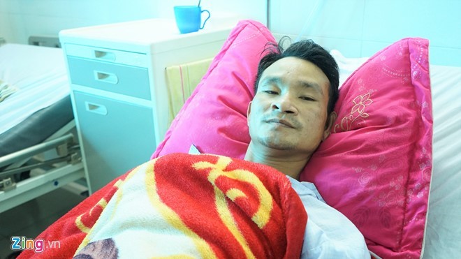 Anh Sơn đang nằm điều trị tại bệnh viện Đa khoa tỉnh Bắc Ninh. Ảnh: Chương Như. 