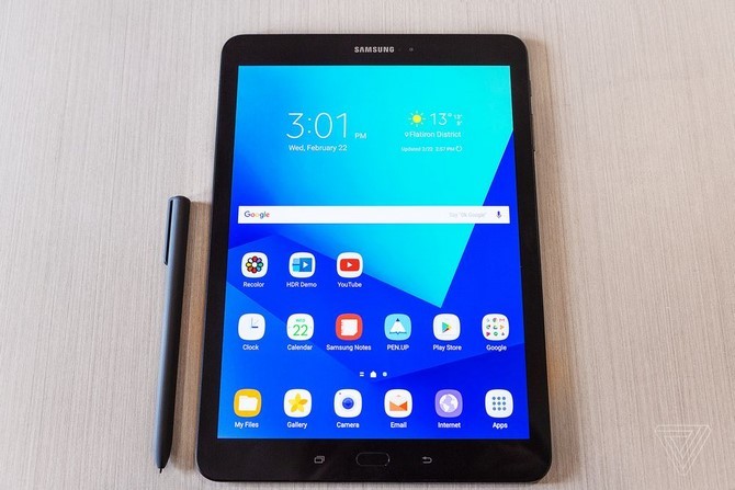 Samsung tung Galaxy Tab S3 cạnh tranh iPad