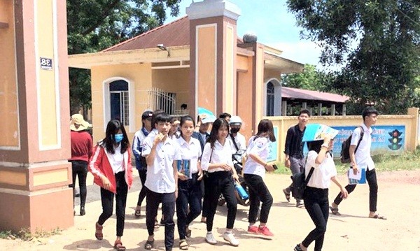 Các thí sinh tại Quảng Trị tham dự kỳ thi THPT Quốc gia 2018.