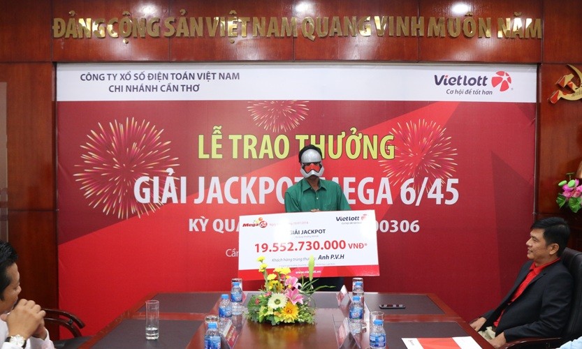 Người nông dân ở Sóc Trăng nhận giải thưởng Jackpot hơn 19 tỷ đồng (chưa thuế)