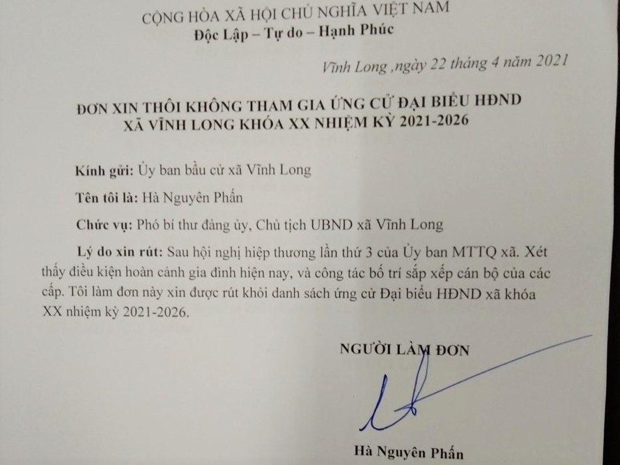 Đơn xin rút khỏi danh sách ứng cử đại biểu HĐND của ông Phấn. Ảnh: NLĐ