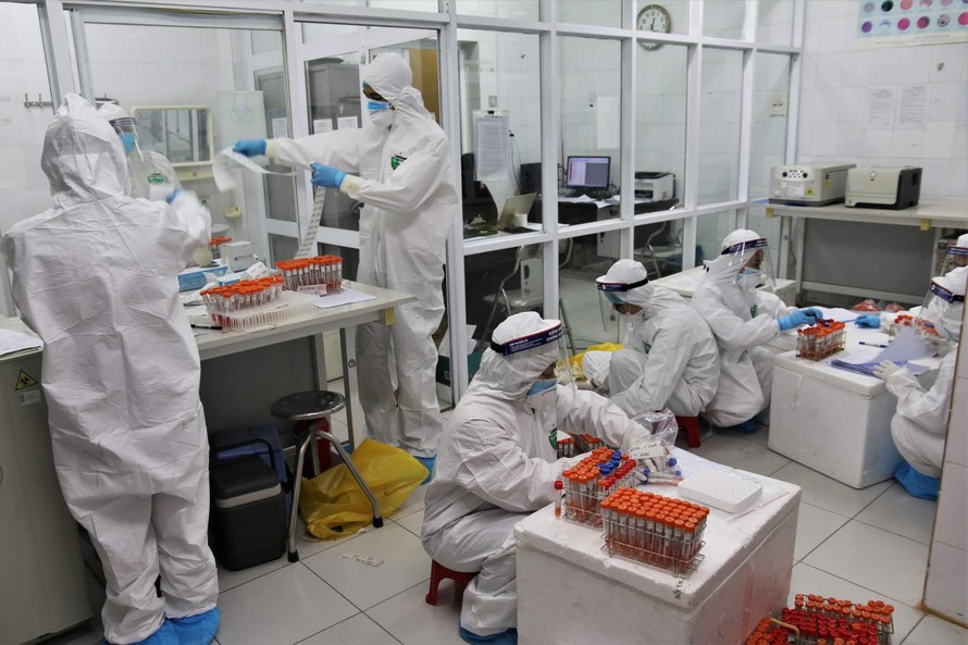 Thêm sáu ca mắc mới COVID-19, Việt Nam xử trí tốt các tai biến sau tiêm vắc xin