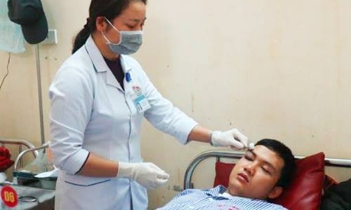 Thực tập sinh Trần Nhật Giáp hiện đang điều trị tại khoa Ngoại thần kinh BVĐK tỉnh Hà Tĩnh