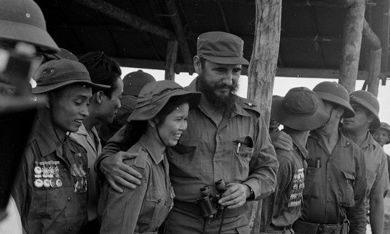 Fidel Castro - kiều trang khóc: Bức ảnh đầy cảm xúc về Fidel Castro khiến kiều trang không kìm được nước mắt. Hãy cùng xem hình ảnh này để tôn vinh về một nhân vật lớn và để đặt chân tới nơi đã từng là chốn của người lãnh đạo tài ba này.