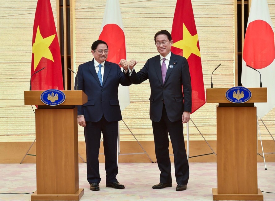 Tuyên bố chung Việt Nam - Nhật Bản: Việt Nam và Nhật Bản vừa chính thức đưa ra tuyên bố chung về việc củng cố và phát triển mối quan hệ hợp tác giữa hai nước. Tuyên bố đặc biệt nhấn mạnh vai trò của công nghệ trong việc phát triển kinh tế hai nước, đồng thời chứng nhận sự cam kết của hai bên trong việc thực hiện các phối hợp giữa các quốc gia đối với các hoạt động đa phương.